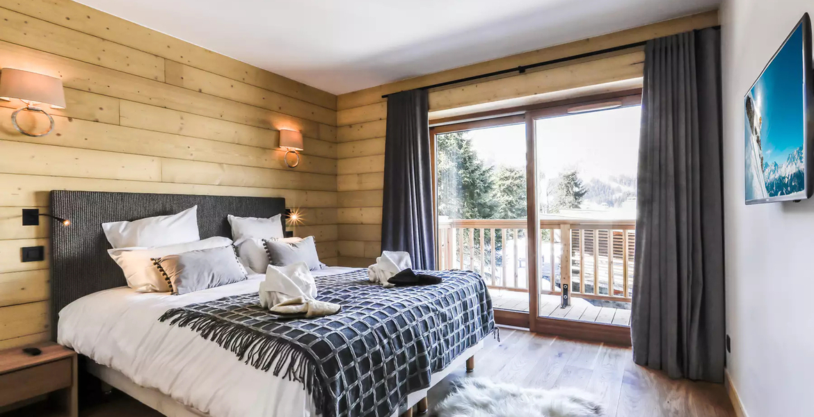 At the heart of Méribel’s majestic mountains, The Chalet is 