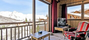  Avec une vue dégagée sur les montagnes, ce chalet de presti