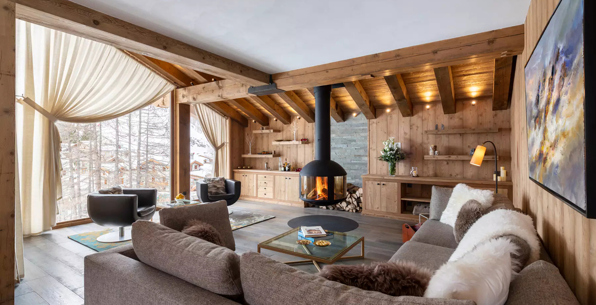 If you're looking for a chic getaway in the French Alps, loo