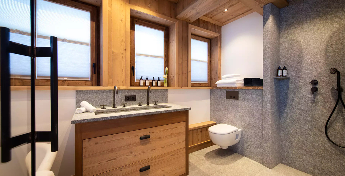 If you're looking for a chic getaway in the French Alps, loo