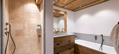 10 voyageurs · 4 chambres · 4 salles de bain · 130 m²  Il es