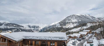 Le chalet est niché en plein cœur de Courchevel 1550. Ce que