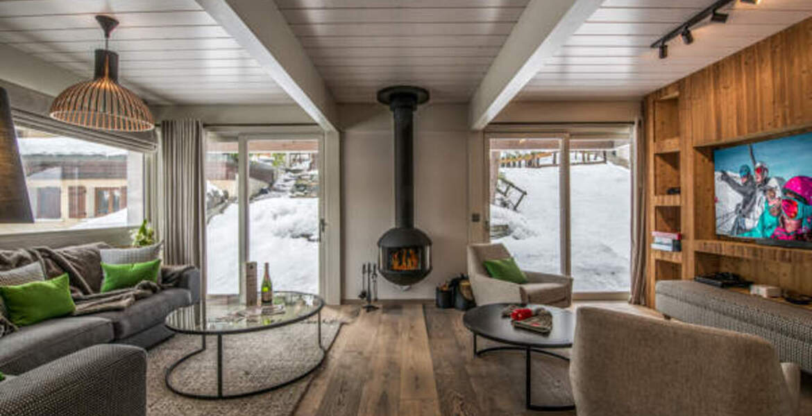 Chalet  is nestled right in the thick of Courchevel 1550. Wh