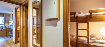 Located in the famous residence at the Rond-Point des Pistes