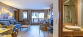 Located in the famous residence at the Rond-Point des Pistes