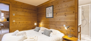 Located in the famous residence at the Rond-Point des Pistes