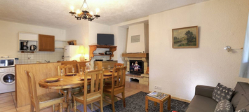 The flat is located in the Chenus area for rental