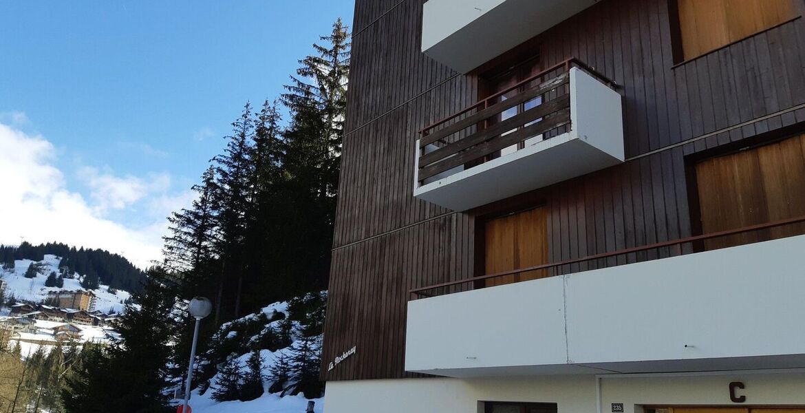 AT THE ENTRANCE OF COURCHEVEL 1550 4 bedrooms apartment of 9