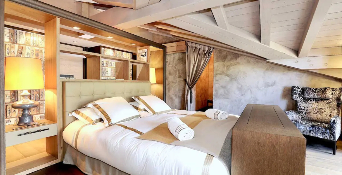 Chalet  has an ideal location the central Courchevel 1650