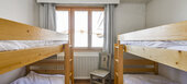 1 chambre de 35 m2 pour 5 personnes au 2ème étage de la rési