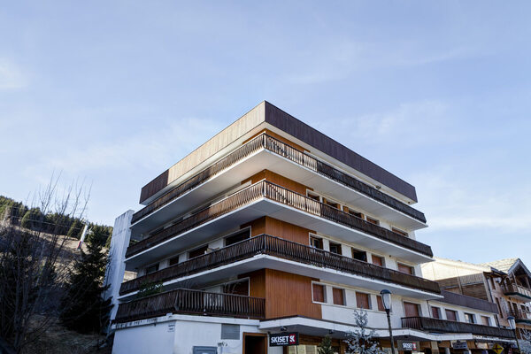 APPARTEMENT D'UNE CHAMBRE AU CENTRE DE COURCHEVEL 1550  Au c