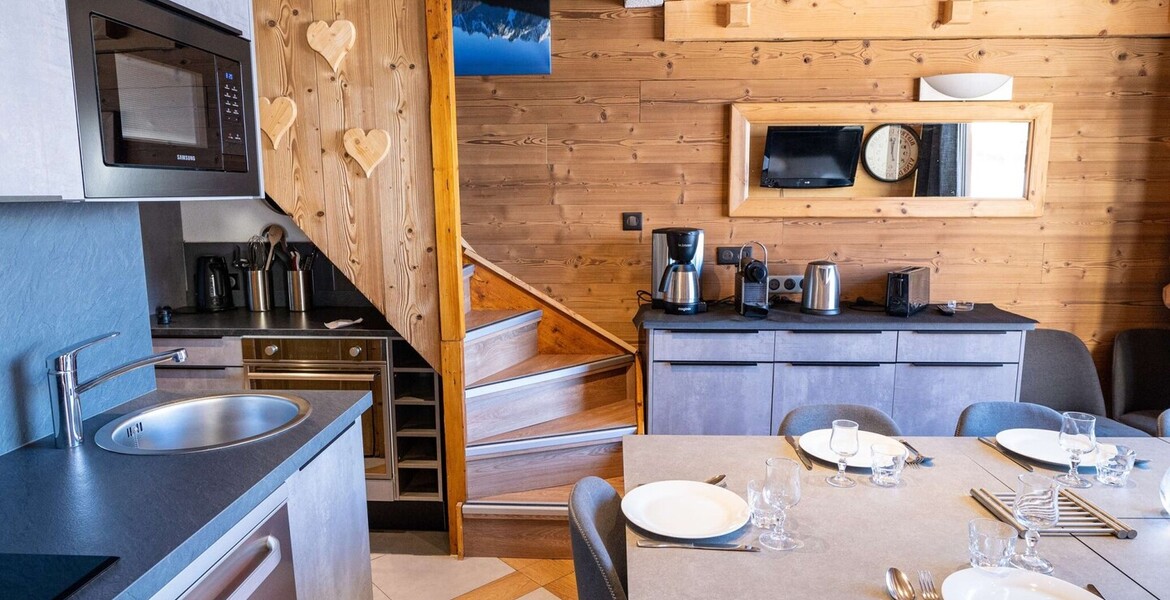 Flat Val Thorens - 10 people  Sleeps 10 people 5 bedrooms 7 