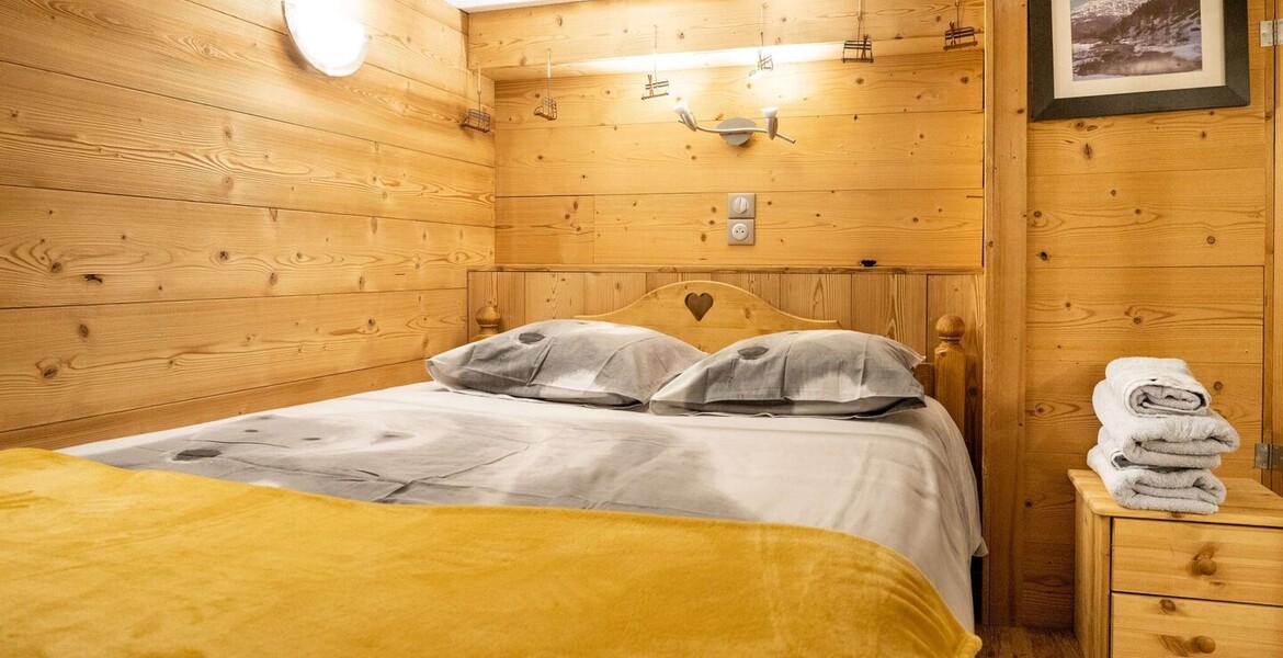 Flat Val Thorens - 10 people  Sleeps 10 people 5 bedrooms 7 