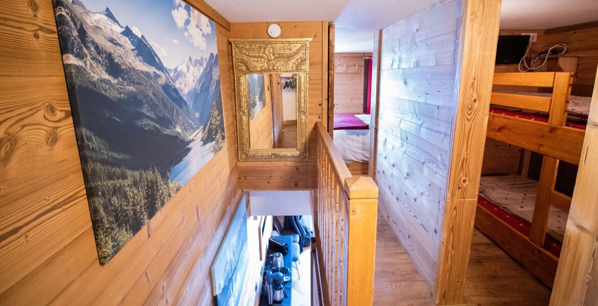 Flat Val Thorens - 10 people  Sleeps 10 people 5 bedrooms 7 