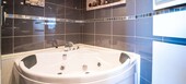 Flat Val Thorens - 10 people  Sleeps 10 people 5 bedrooms 7 