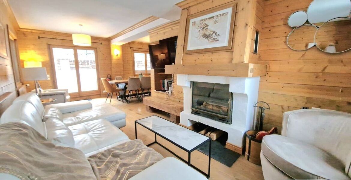 Ce Chalet de 200m2 à Plantret, Courchevel 1850 est à louer 