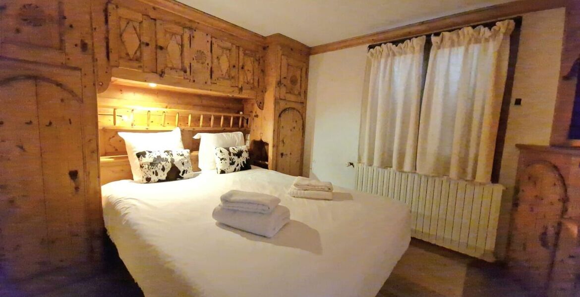 Ce Chalet de 200m2 à Plantret, Courchevel 1850 est à louer 