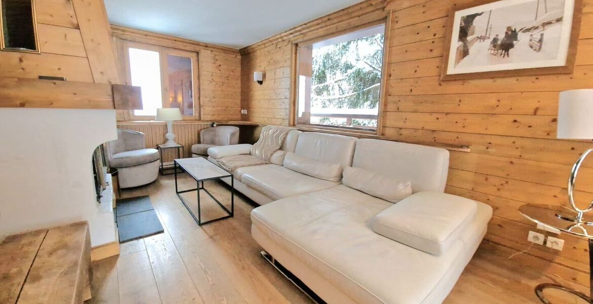 Ce Chalet de 200m2 à Plantret, Courchevel 1850 est à louer 