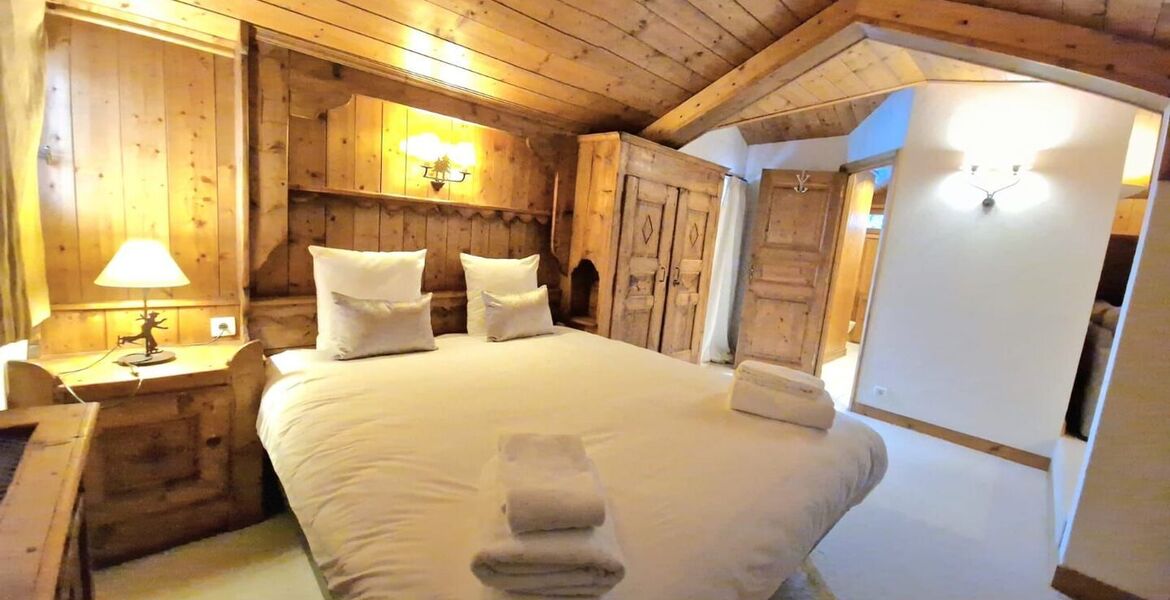 Ce Chalet de 200m2 à Plantret, Courchevel 1850 est à louer 