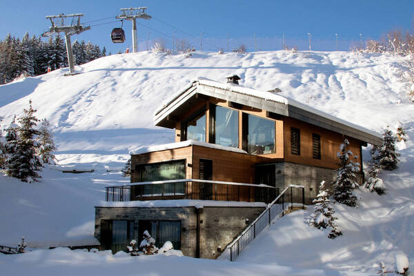 Chalet de luxe - SKIS AUX PIEDS - 5 chambres, 270 m2, équipé