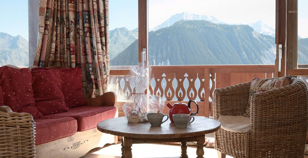 Bright flat with stunning views of the resort and mountains