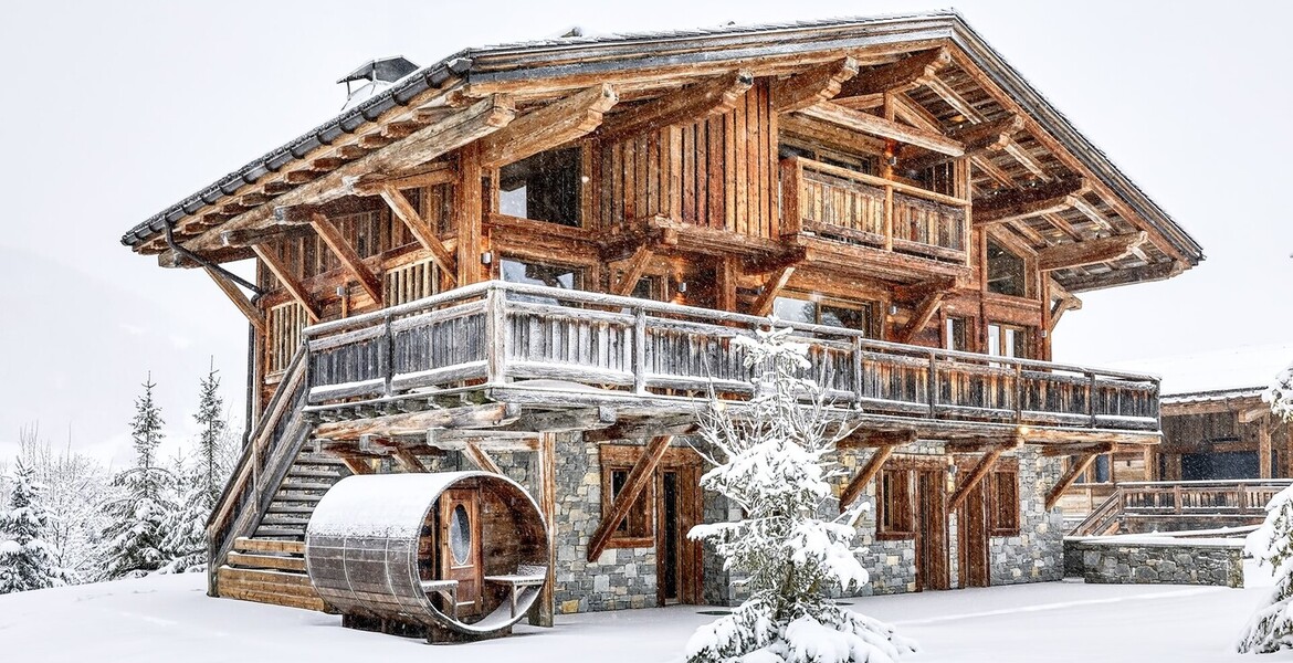 This is a luxury chalet in Megève for 16 people with 400 m² 