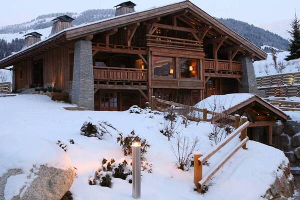 Charming chalet in Megeve with 530 sqm for 12 guests 