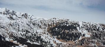 The flat, located on the 1st floor of the Meribel residence