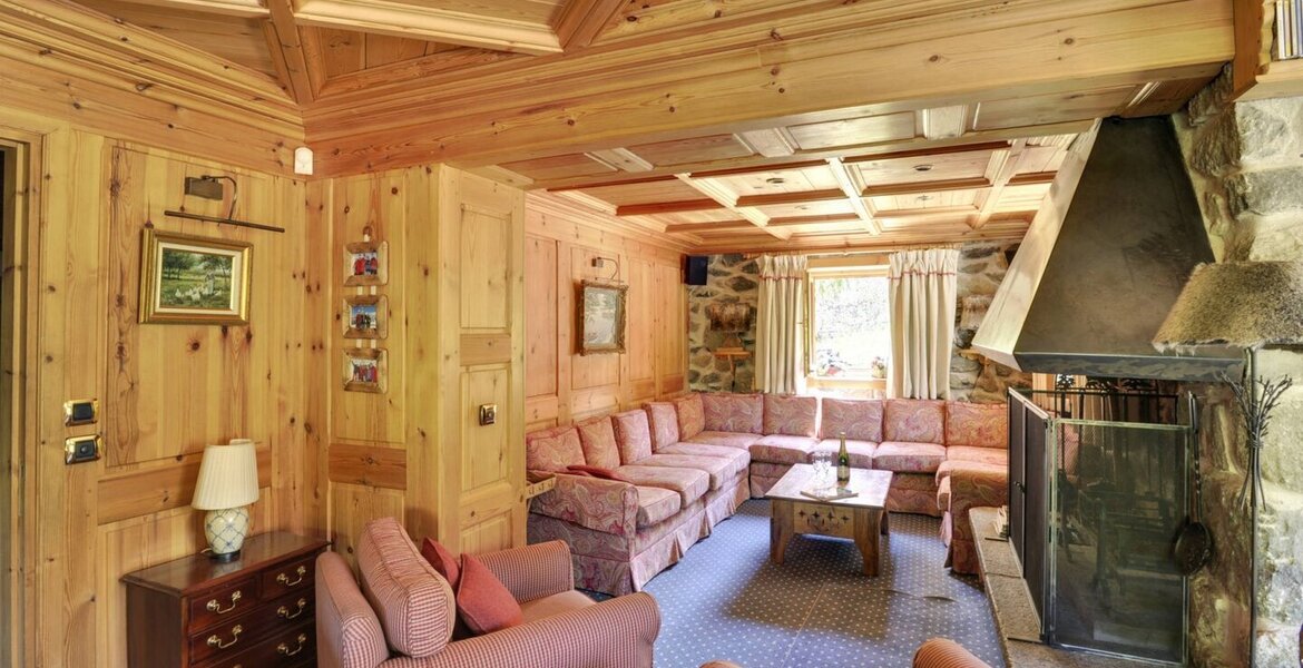 Charming Chalet in Meribel with 220sqm and 5 bedrooms 