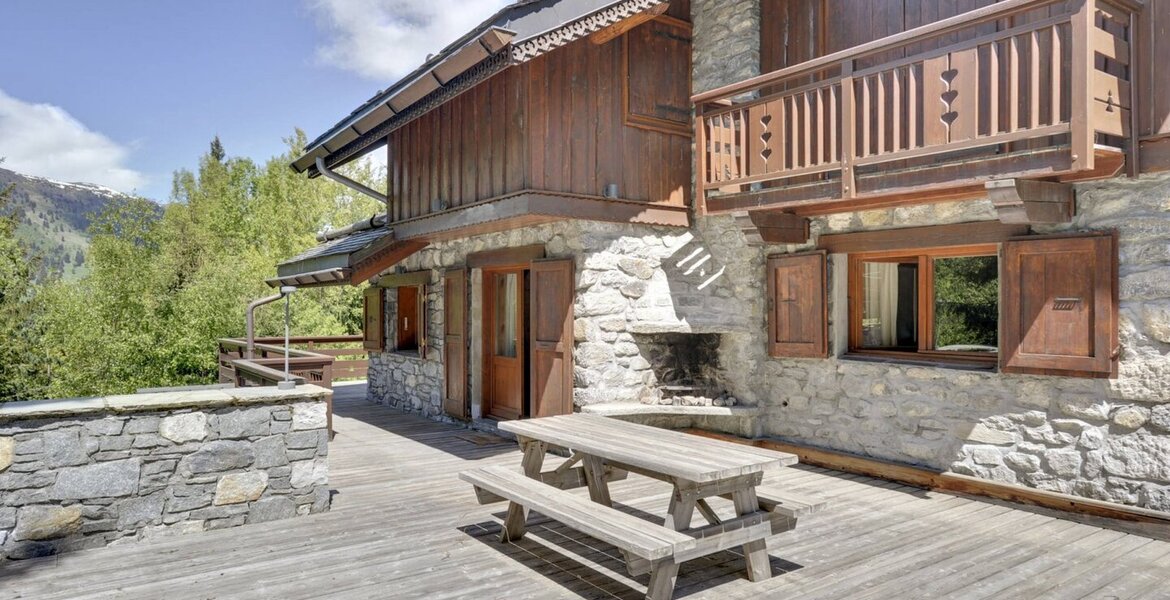 Charming Chalet in Meribel with 220sqm and 5 bedrooms 