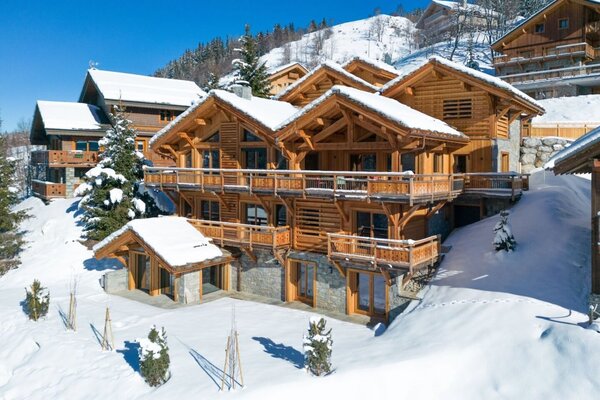 Nouveau chalet exclusif à louer à Méribel  