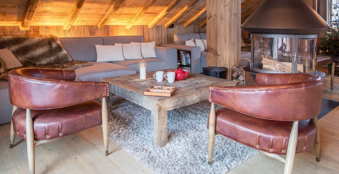 This prestigious chalet is ideally situated in Méribel