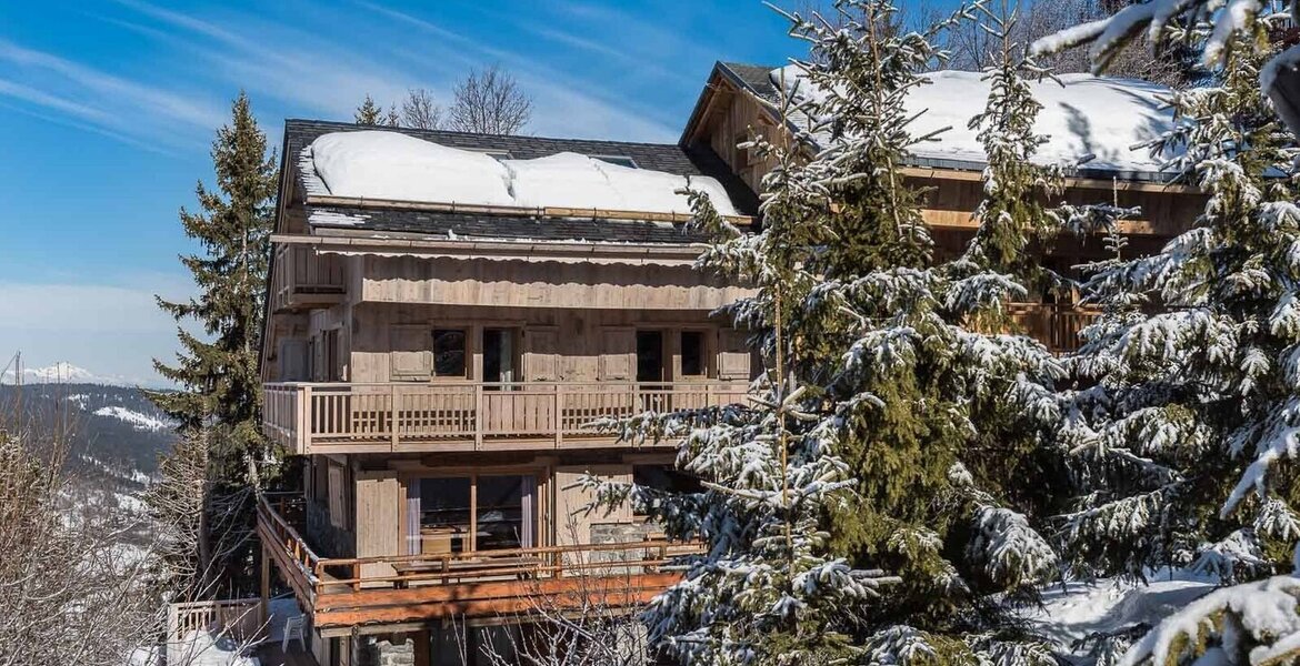 Le chalet situé sur la route de la Renarde 