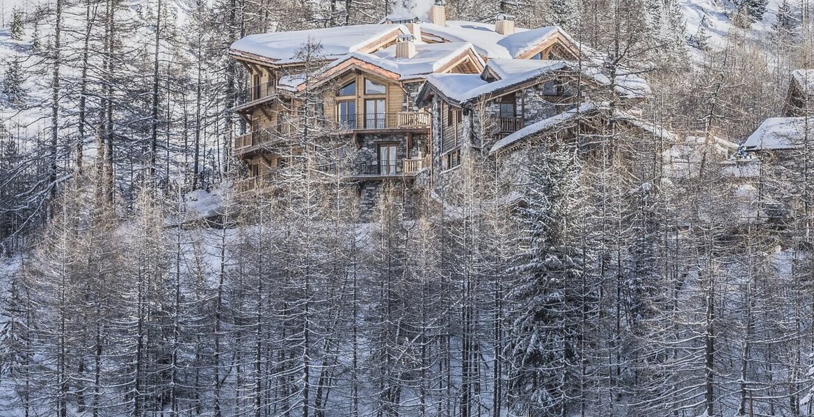 Un chalet lujoso y excepcional en el corazón de las montañas