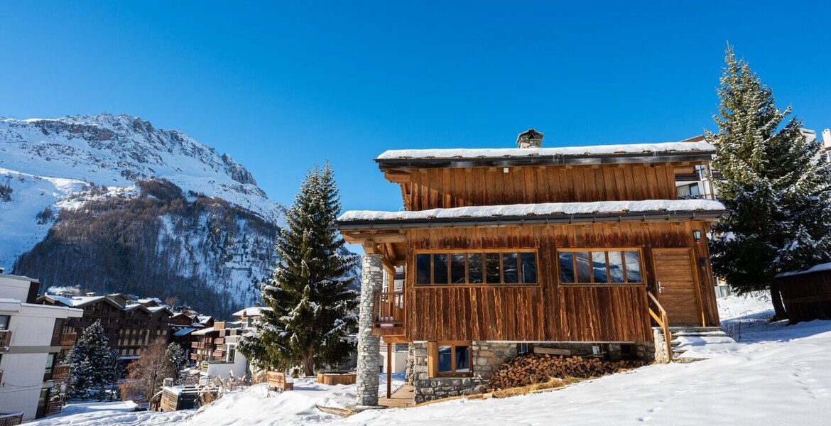 Ce chalet récemment rénové se trouve au cœur même de Val