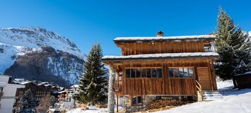 Ce chalet récemment rénové se trouve au cœur même de Val