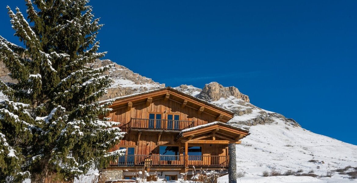 Ce chalet récemment rénové se trouve au cœur même de Val