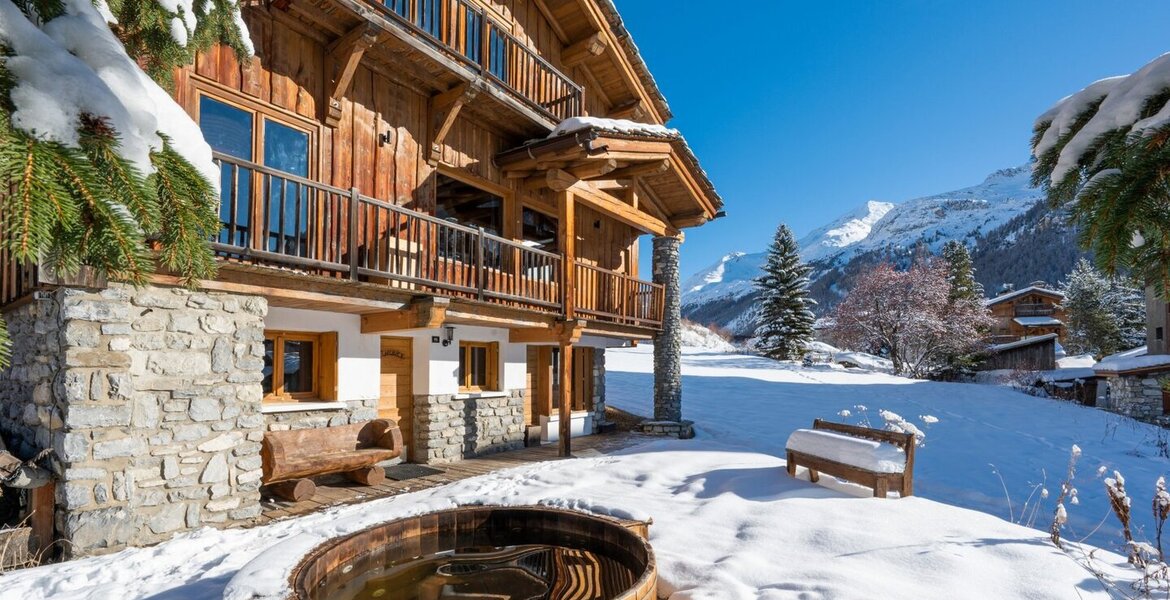 Ce chalet récemment rénové se trouve au cœur même de Val