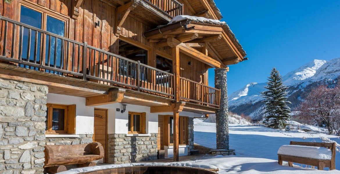 Ce chalet récemment rénové se trouve au cœur même de Val