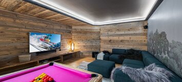 The chalet is a brand new chalet with a modern decoration