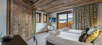 Le chalet est un tout nouveau chalet à la décoration moderne