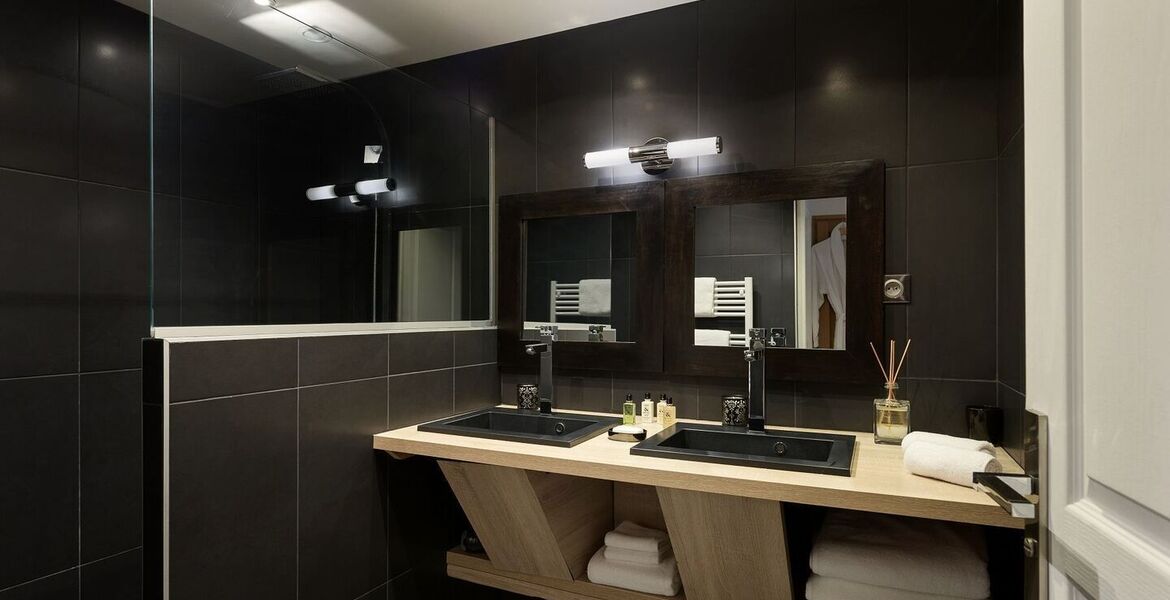 Luxury Chalet in Meribel with Hot Tub - Lodge Mussillon