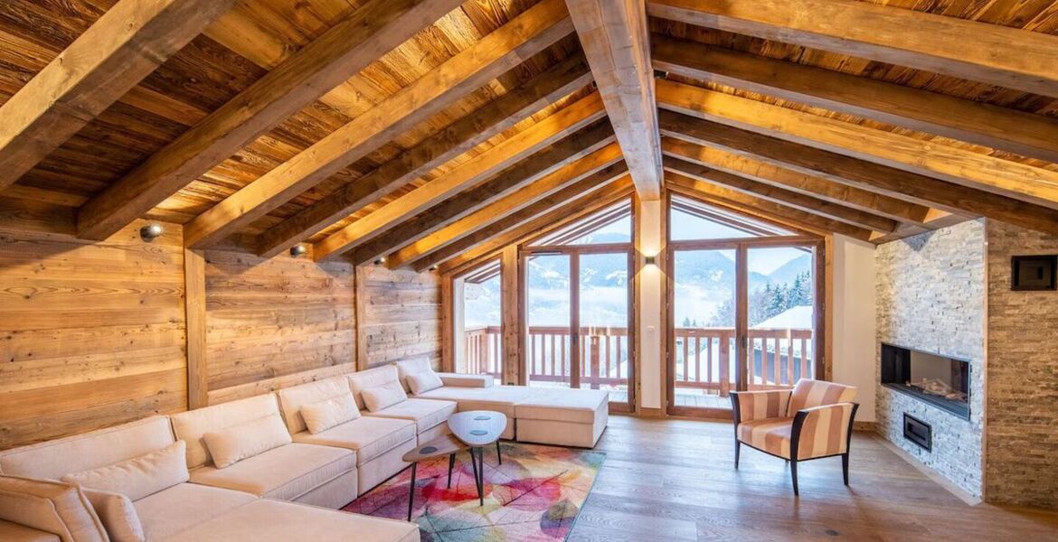 A family chalet with swimming pool in Courchevel-Le Praz 