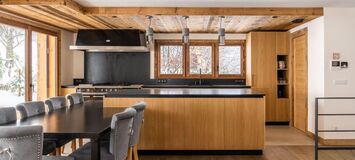 A family chalet with swimming pool in Courchevel-Le Praz 