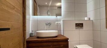 A family chalet with swimming pool in Courchevel-Le Praz 