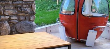 A family chalet with swimming pool in Courchevel-Le Praz 