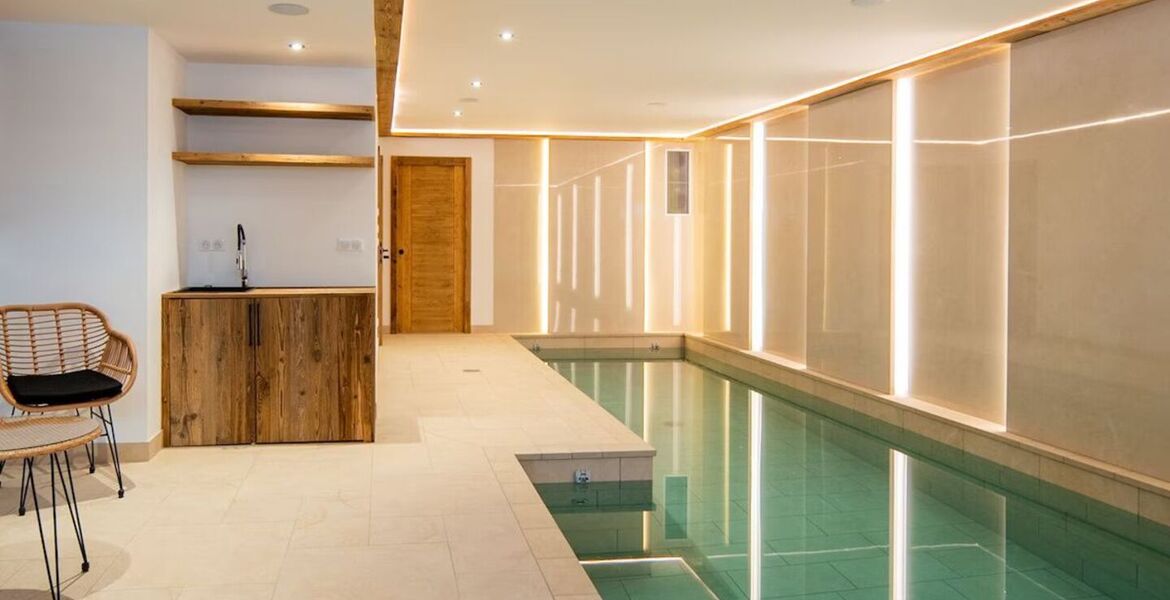 A family chalet with swimming pool in Courchevel-Le Praz 
