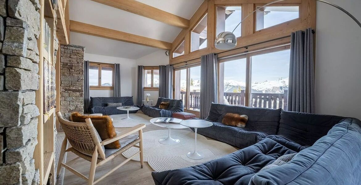 Just a few steps from the centre of Courchevel 1850 village,