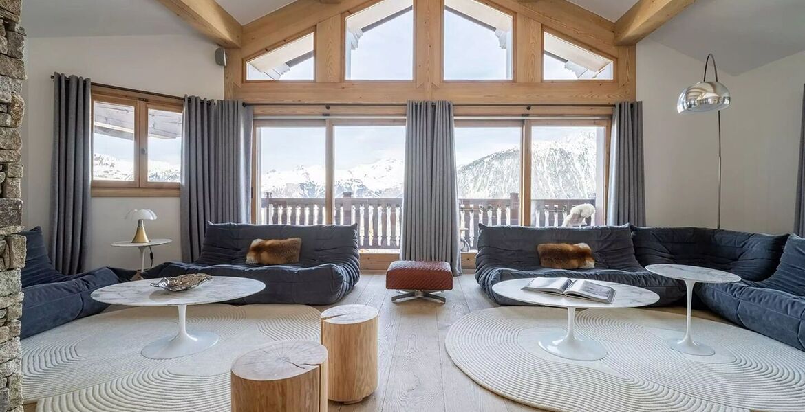 Just a few steps from the centre of Courchevel 1850 village,