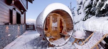 Just a few steps from the centre of Courchevel 1850 village,